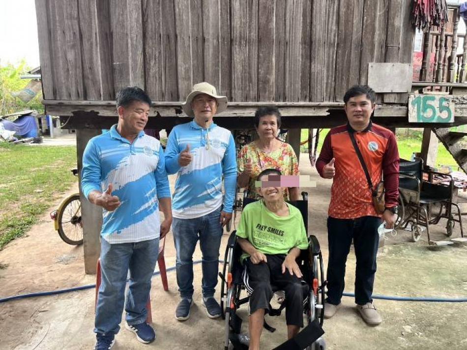 ร่วมมอบรถเข็นวีลแชร์ให้กับผู้พิการในพื้นที่เทศบาลตำบลศรีถ้อย พื้นที่หมู่ที่ 6,10,11,13 จำนวน 4 ราย